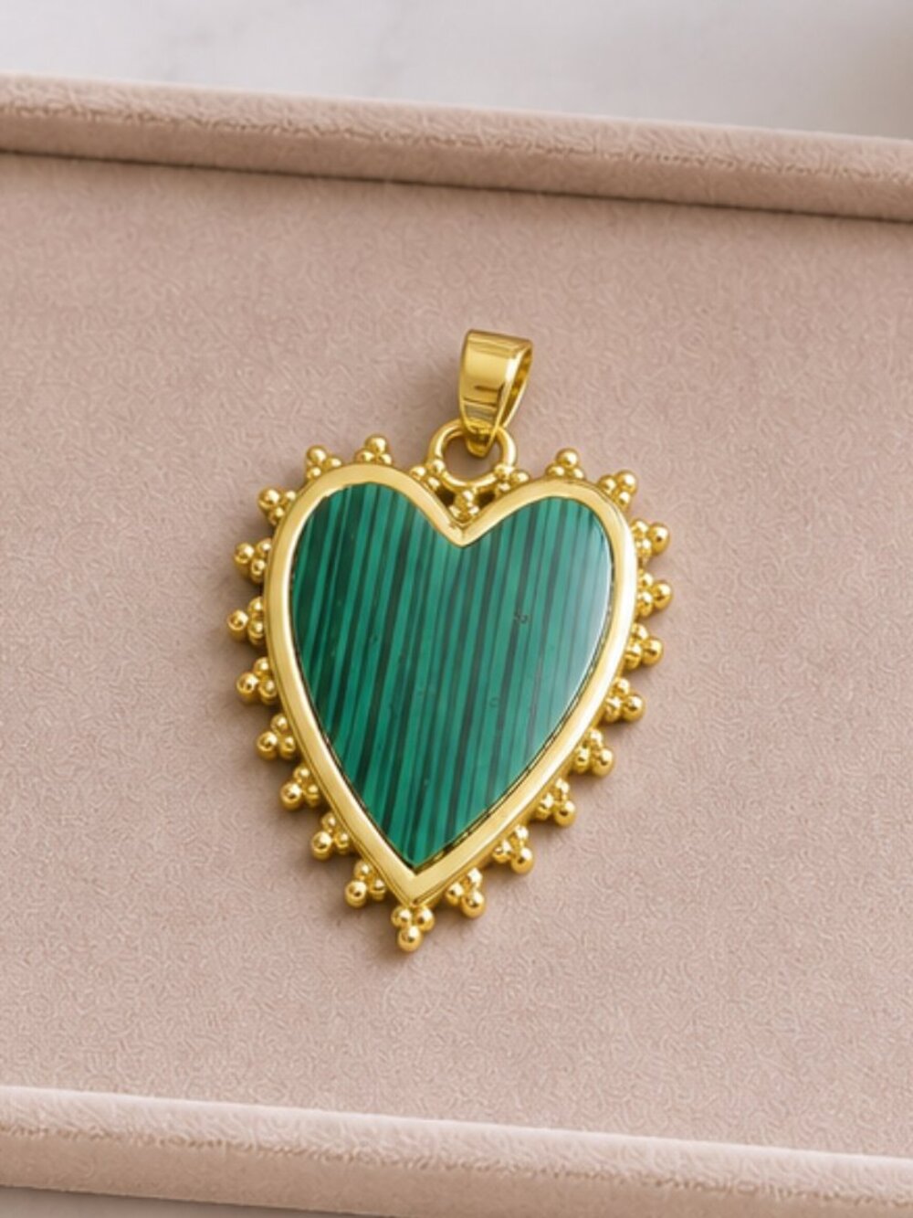 Freida Rothman Green Agate Heart Necklace Pendant - Picture 2 of 8